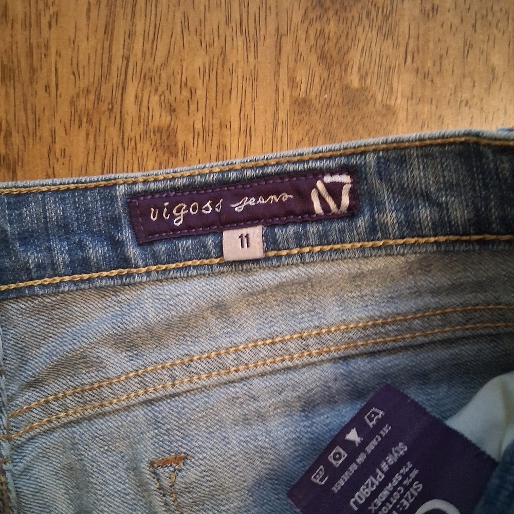 Vigoss Light Wash Flare Leg Jeans 11 - Picture 4 of 7